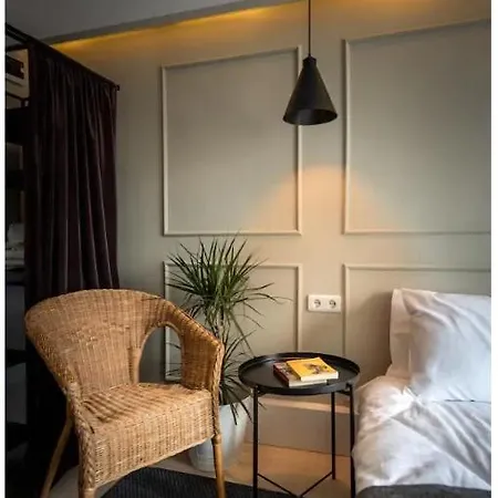 Madre Suites Aparthotel