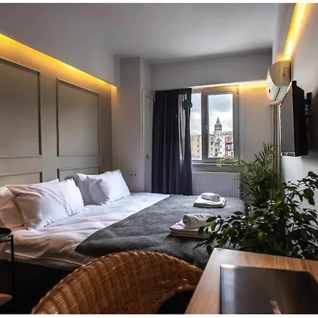 Madre Suites